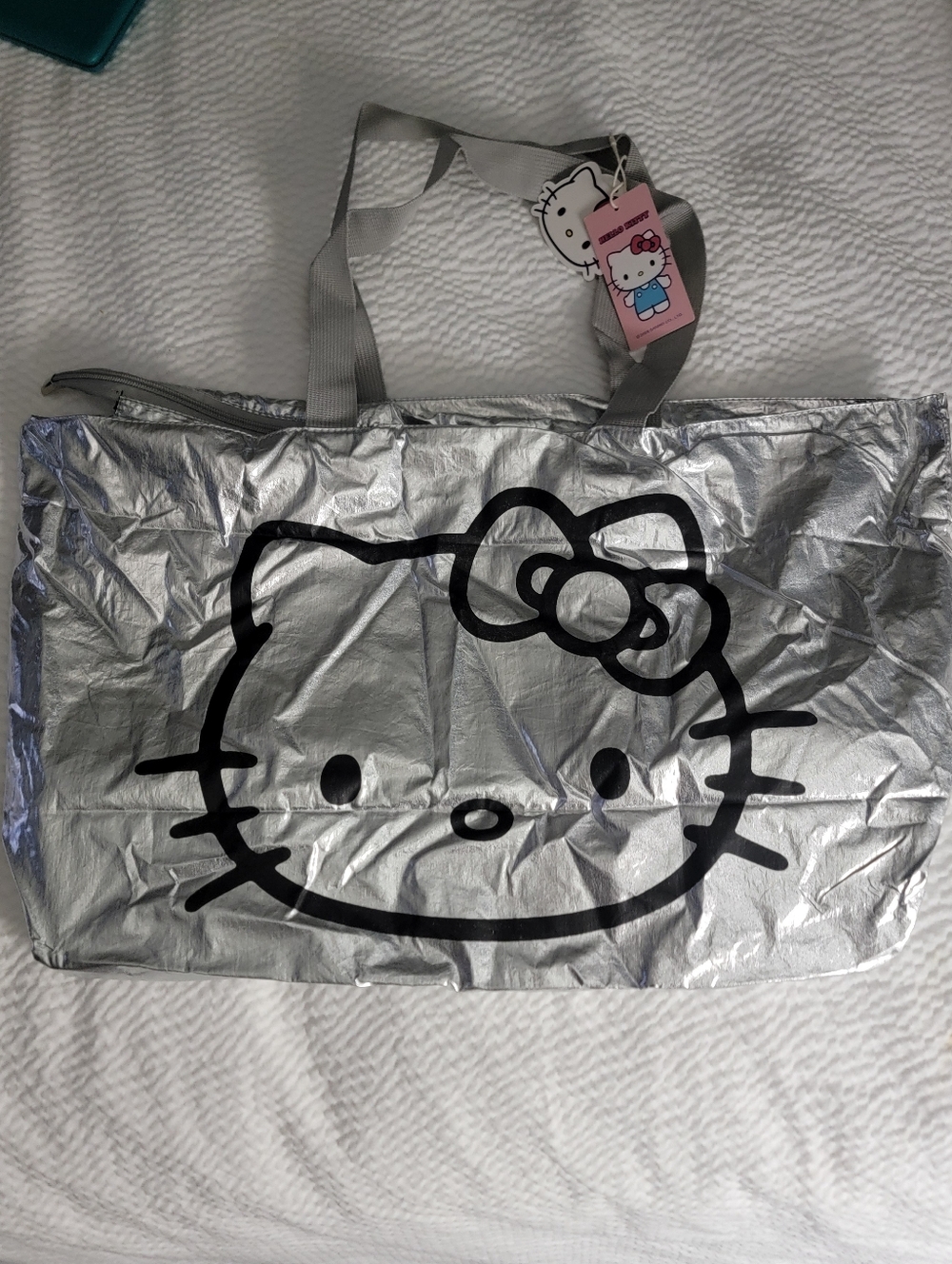 🆕️🐱Sanrio Miniso Large Hello Kitty Metallic Bag Tote
